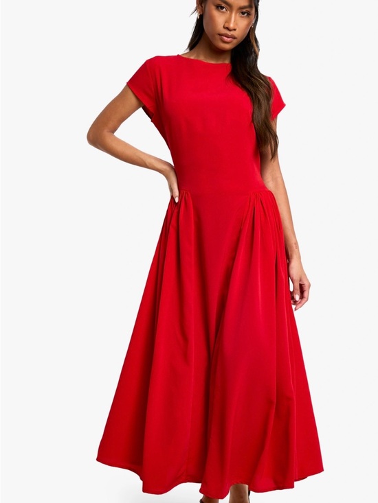 Boohoo Dresses & Skirts - Elegant Red Maxi Dress with Short Sleeves